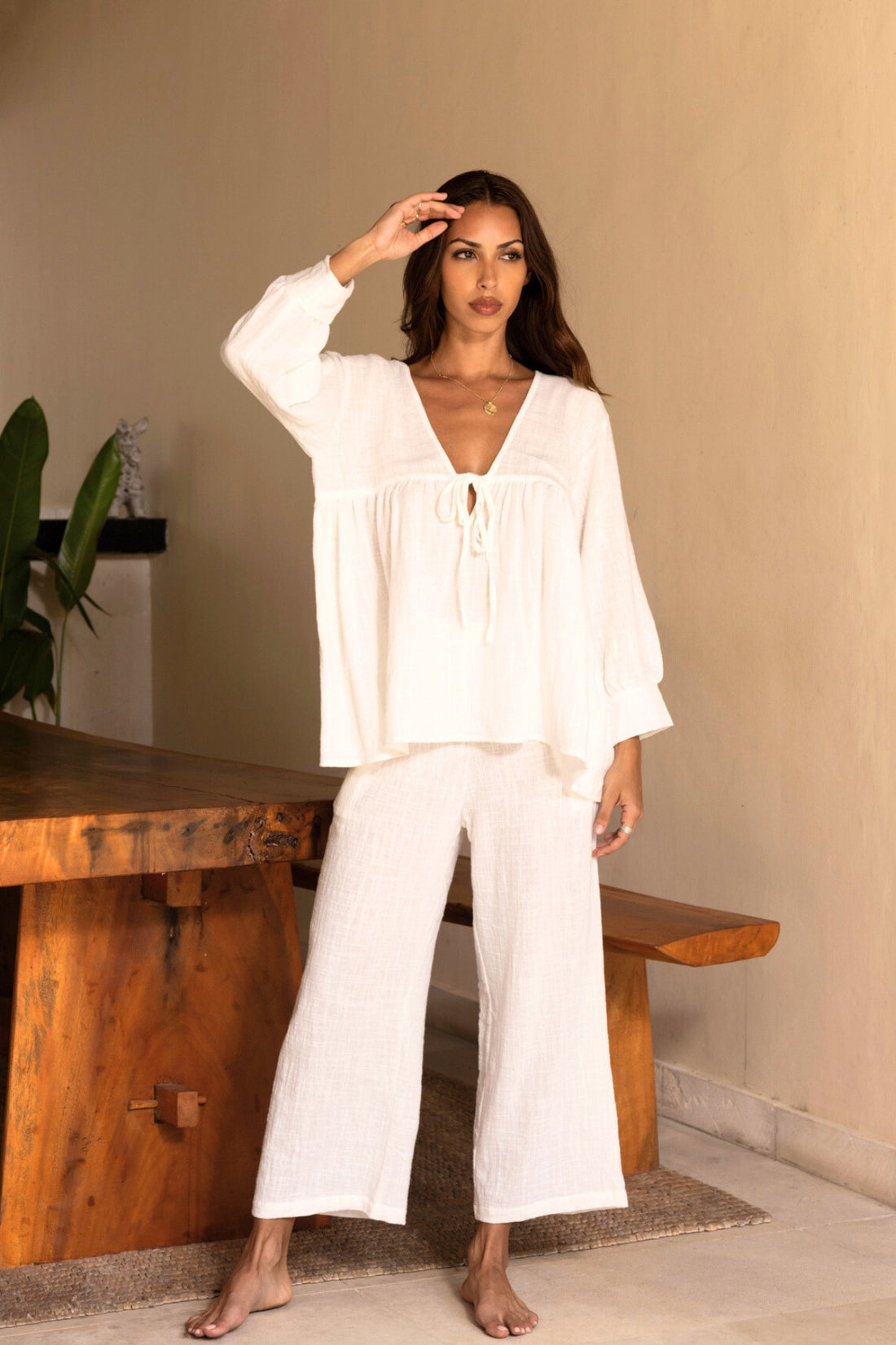 Scarlet Set in Creamy Coconut